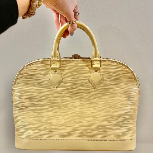 Louis Vuitton Yellow Handbag W/ Shoulder Strap - Picture 2 of 9